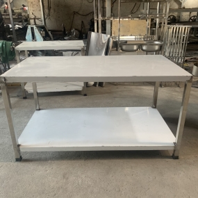 Bàn chặt thịt  Rộng 600 dài 1600 cao 800