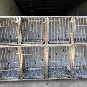 Chuồng lưu trú inox 304 Rộng 600 dài 2400 cao 1600