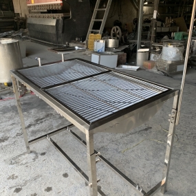 BÀN MỔ THÚ Y