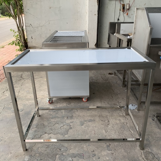 Bàn khám thú y- Bình Chánh