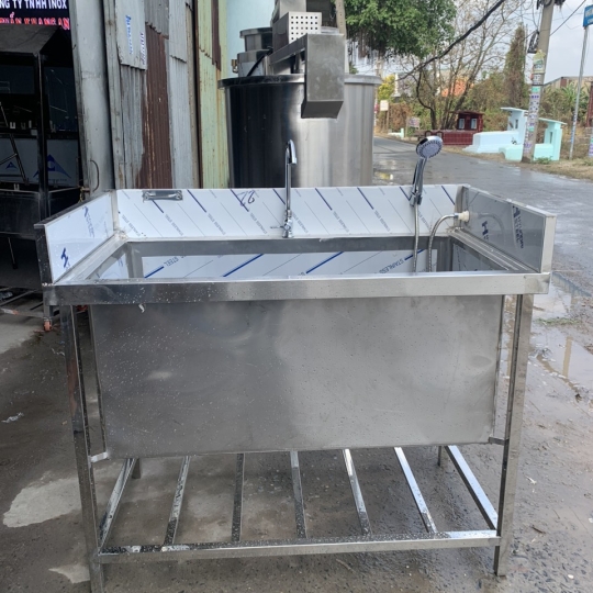 Bồn tắm thú cưng  Inox 304  Rộng 650 dài 1200 cao 900